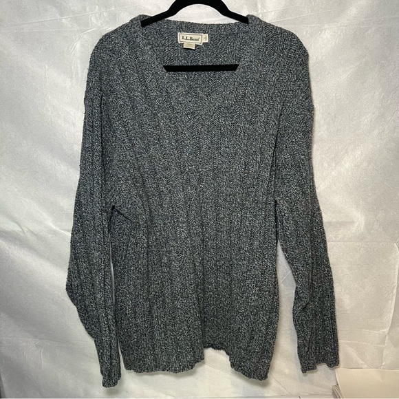 L.L. Bean cable knit men’s V neck sweater blue/grey wool blend size Large - Picture 2 of 10